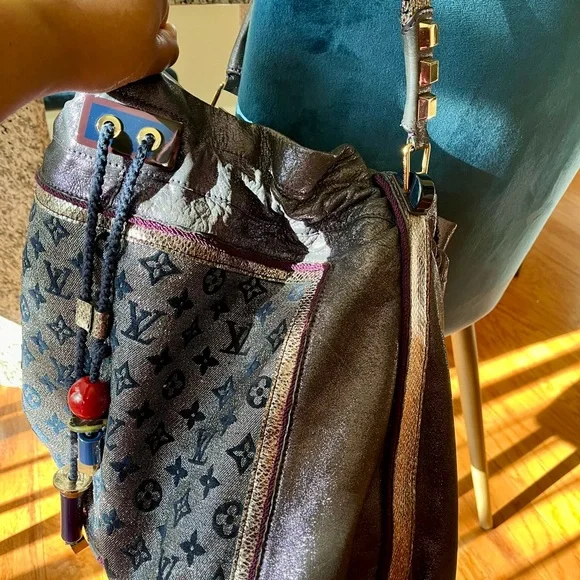 🦄💜RARE🦄💜S/S 2009 Louis Vuitton Limited Edition Monogram Lurex Bluebird💙 - Picture 4 of 10